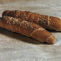 knusprige Salzstangerl der Bäckerei Kiesling